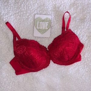 Romantic Red Lace Underwire Bra